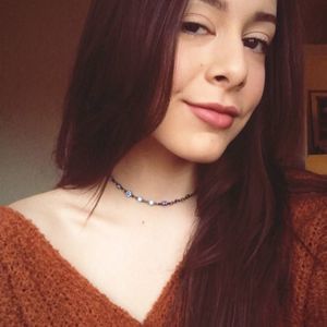 Meet your Posher, Crystal